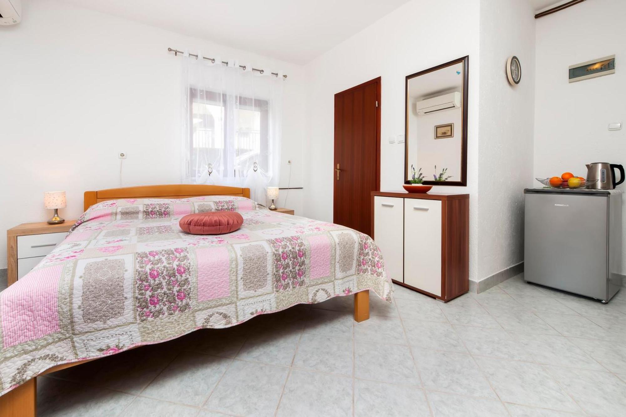 Apartments And Room Silvana Rovinj Ngoại thất bức ảnh