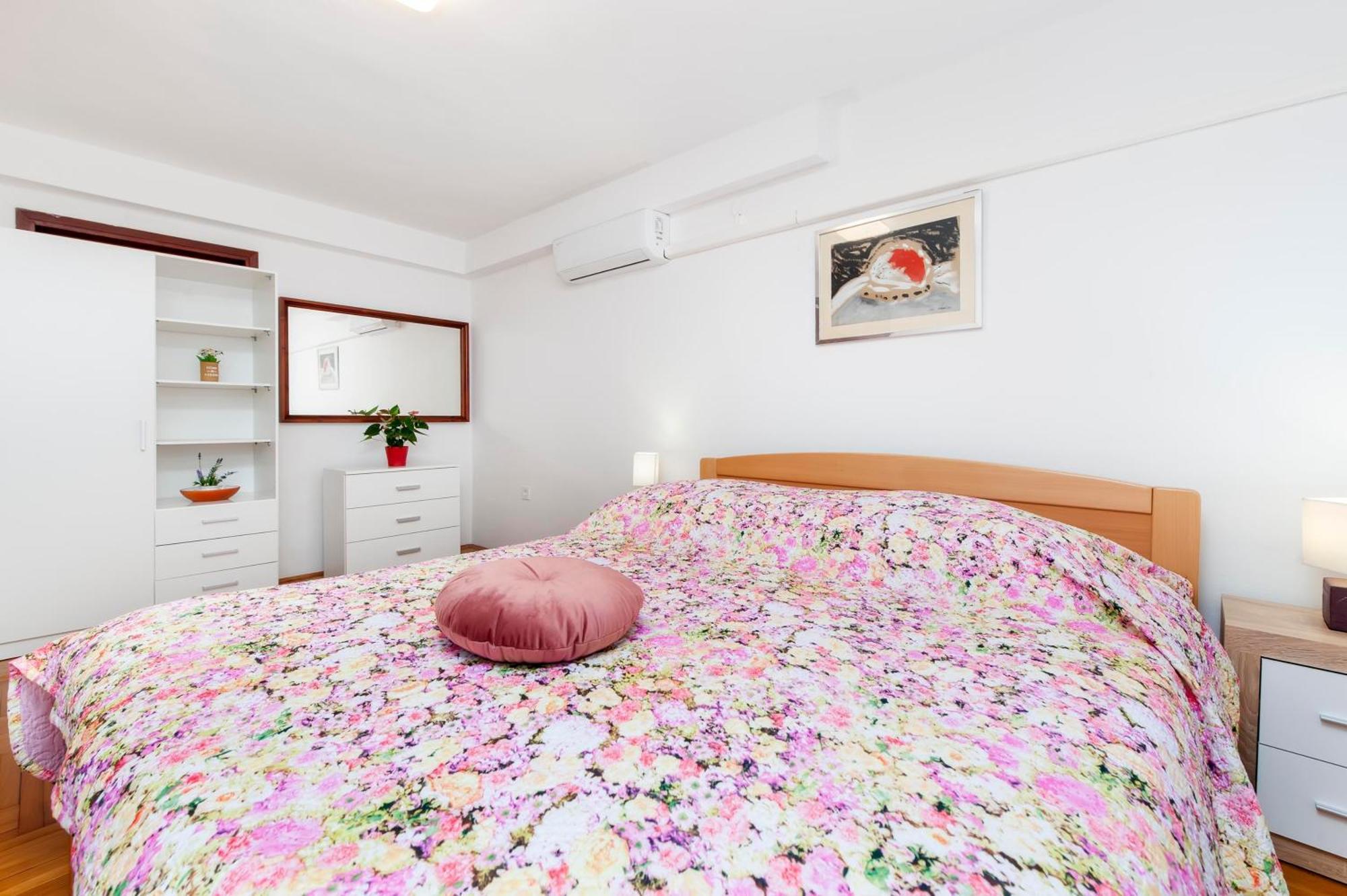 Apartments And Room Silvana Rovinj Ngoại thất bức ảnh