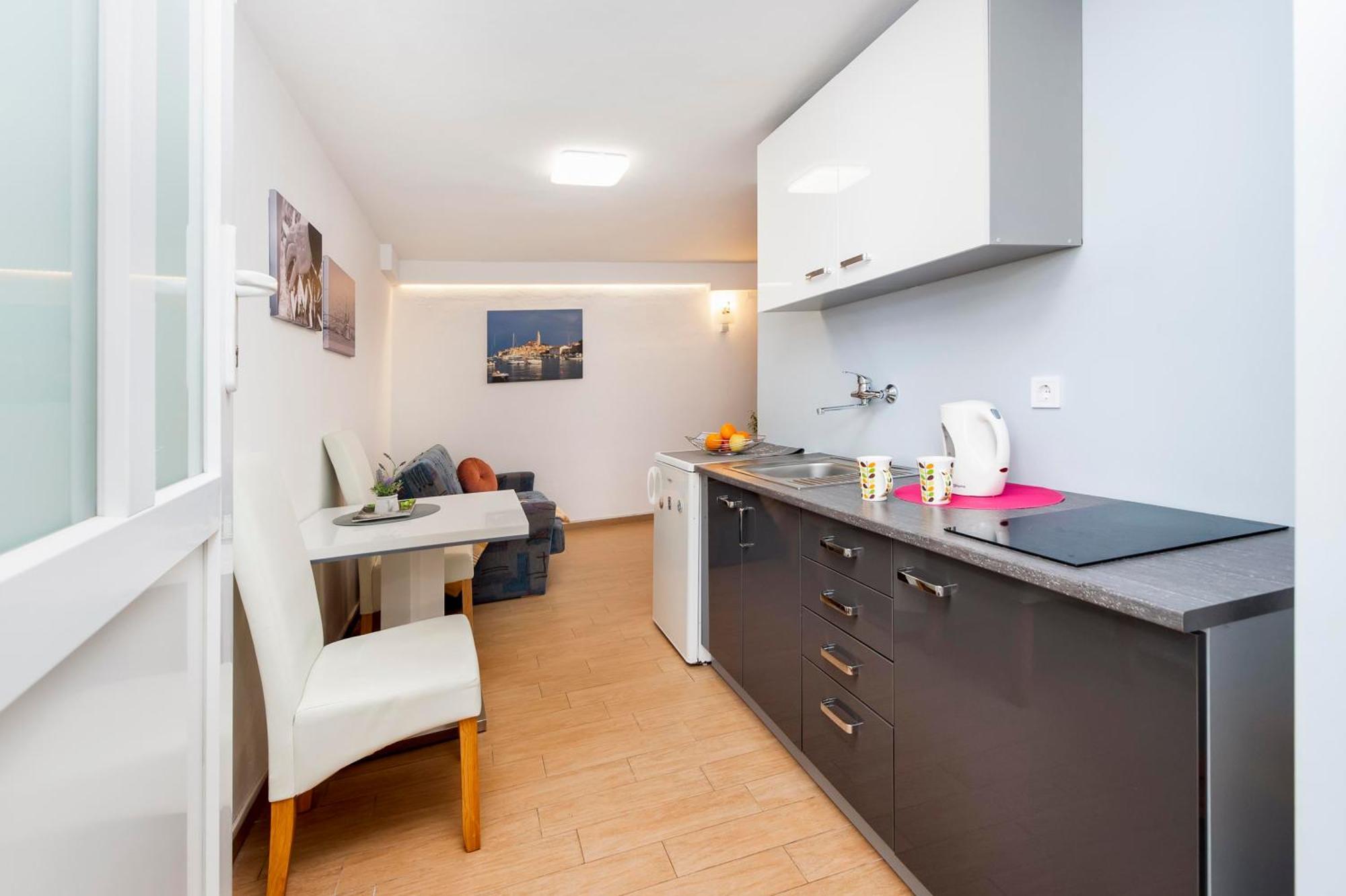 Apartments And Room Silvana Rovinj Ngoại thất bức ảnh